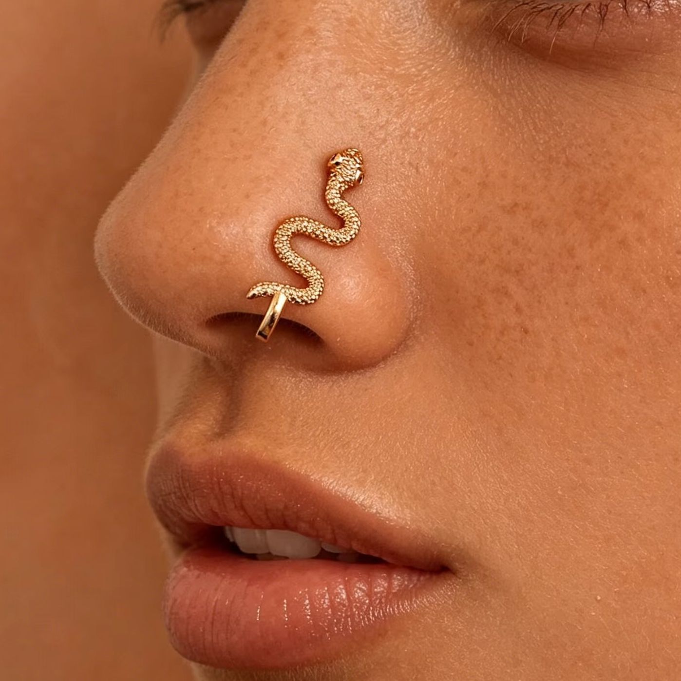 Body Jewelry Nose Ring - ゴールドテクスチャスネークシェイプノーズカフノンピアスセプタムリングヴィンテージゴシックサーペントノーズジュエリー女性用パンクボディピアスアクセサリー