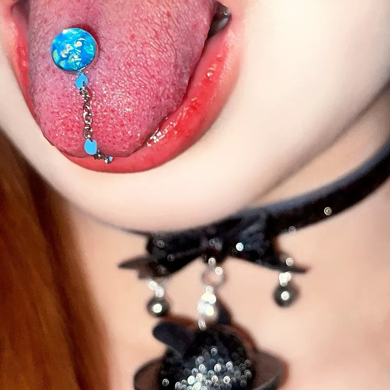 1個入り高品質トレンドブルーグリッターボールチェーンチタン鋼 - Body Jewelry Titanium のレビューと価格