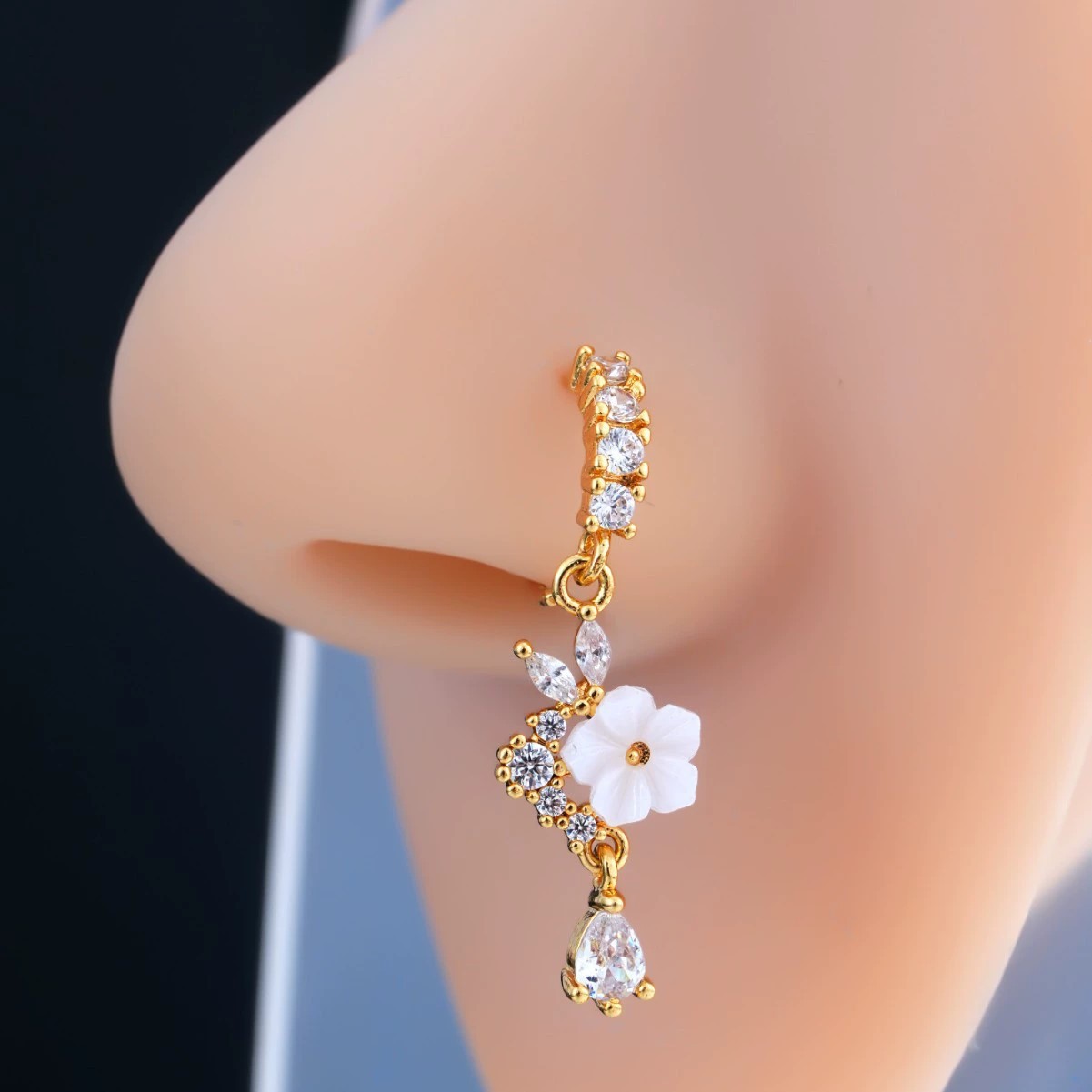 ゴールドフラワーノーズリング、CZクリスタルティアドロップノ - Body Jewelry Nose Ring のレビューと価格