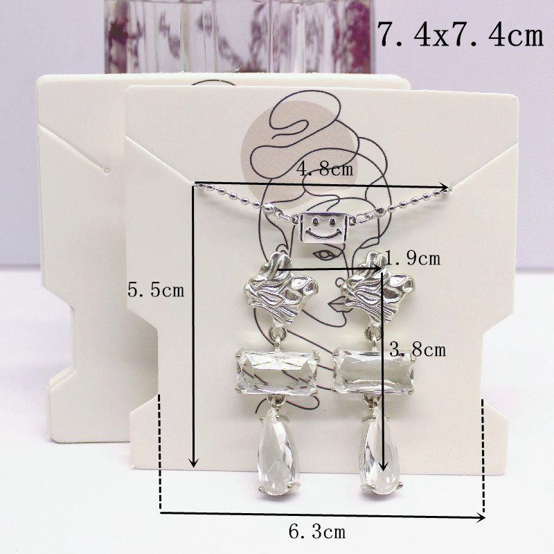 ジュエリーディスプレイ用ホワイトペーパーカードプリント、ヴィ - Body Jewelry Holder のレビューと価格
