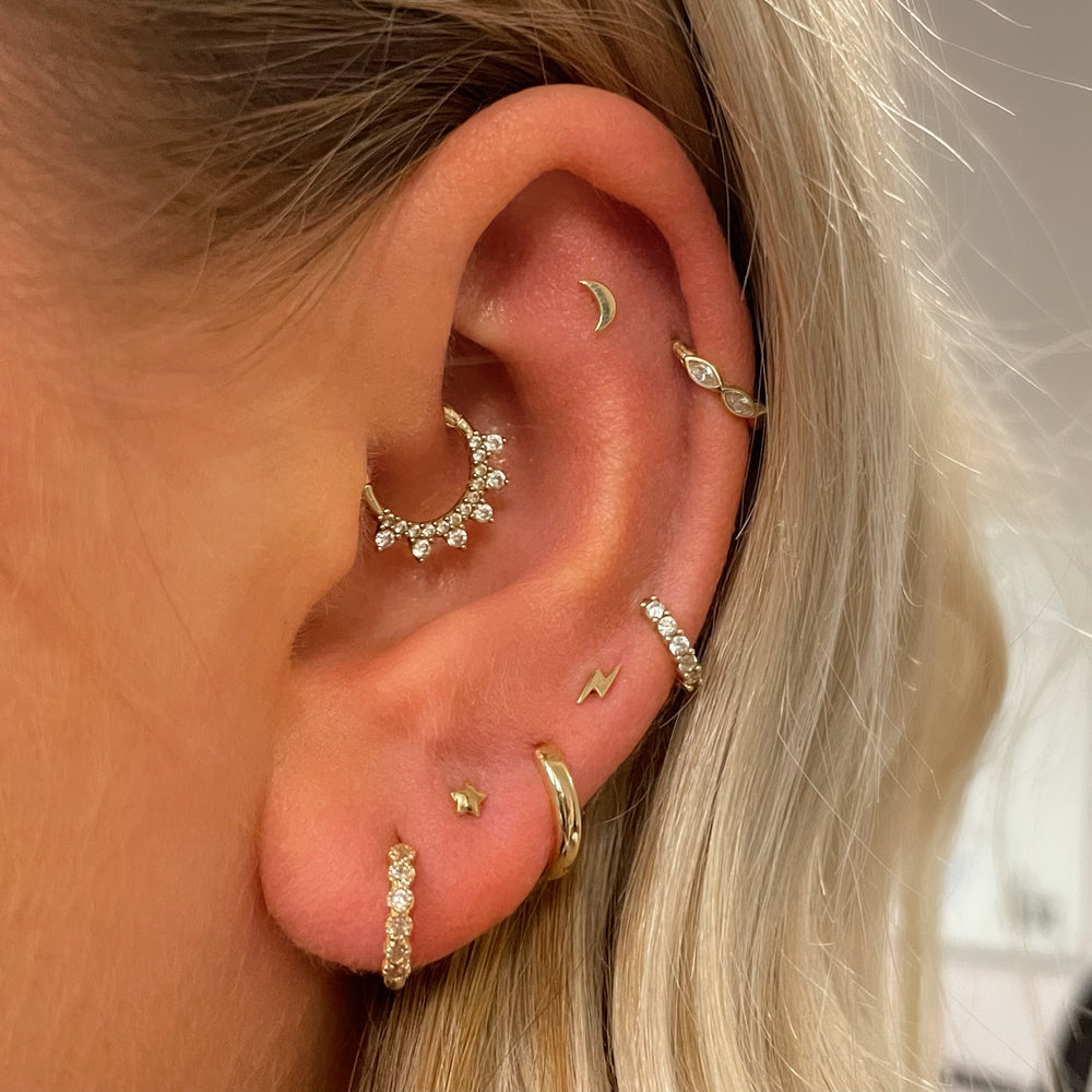 星と月のスタッドが付いたイヤリング,女性用,韓国のファッショ - Body Jewelry Flat Back のレビューと価格
