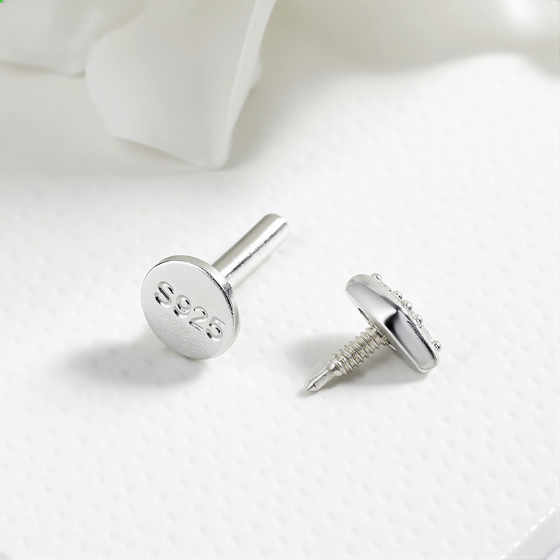 Smyoue モアサナイト 100% S925 ピアス スタ - Body Jewelry Flat Back のレビューと価格
