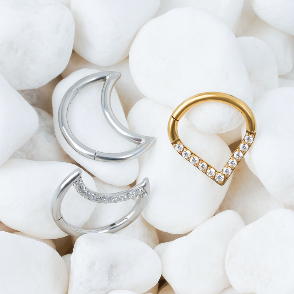 F136 チタンヒンジ付きティアドロップセグメントリングセプ - Septum Clicker Ring のレビューと価格