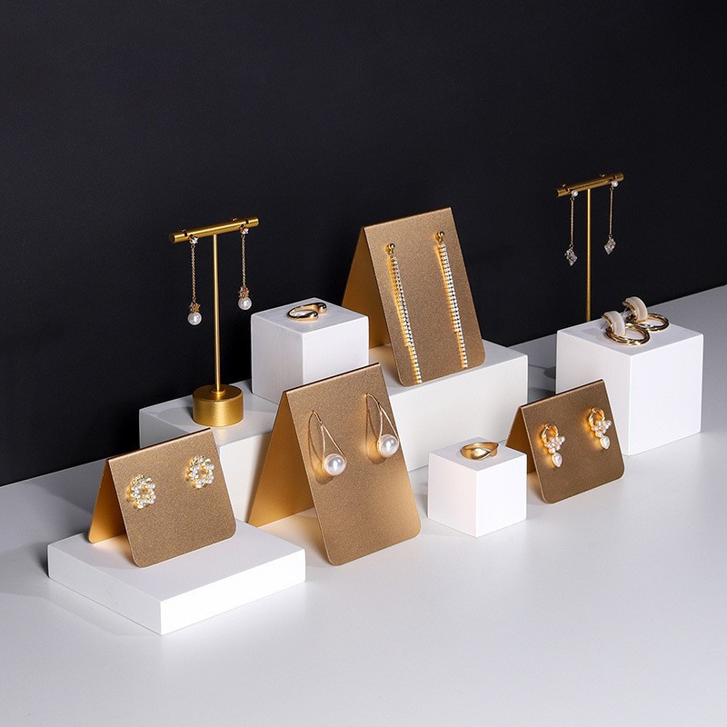 金属スタッドダングルイヤリングディスプレイラック T バース - Body Jewelry Holder のレビューと価格